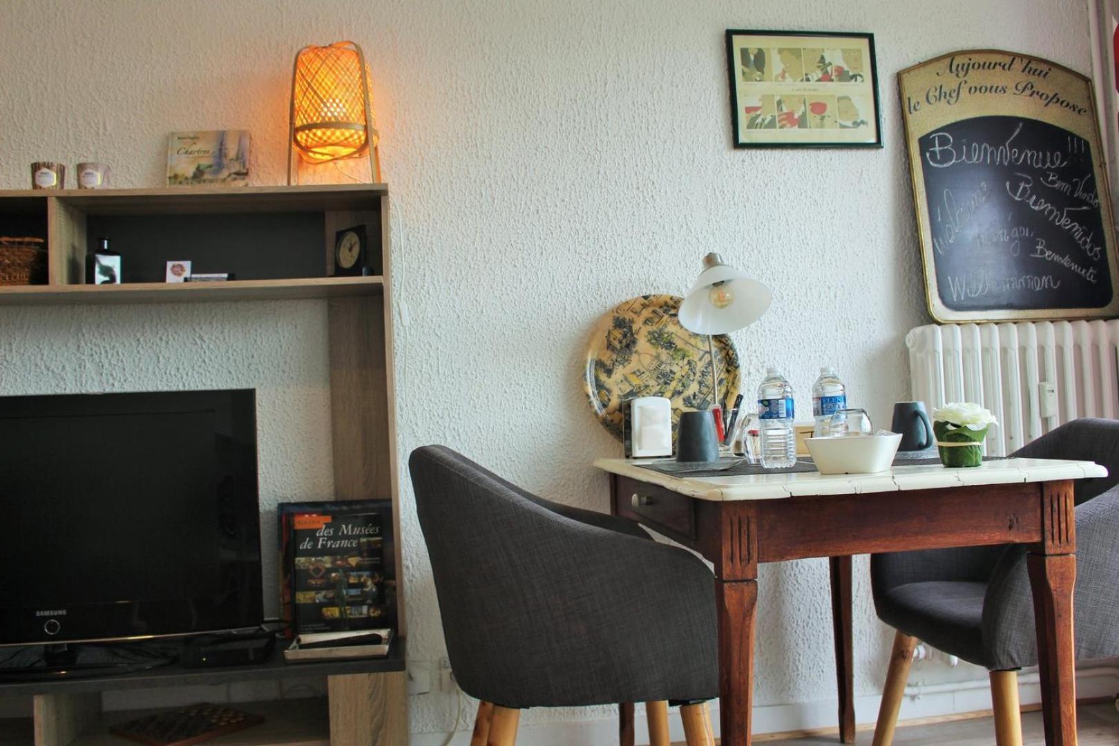 Le Clos Pichot - Studio Avec Balcon, Parking Prive - 5Mn Gare Chartres Zewnętrze zdjęcie