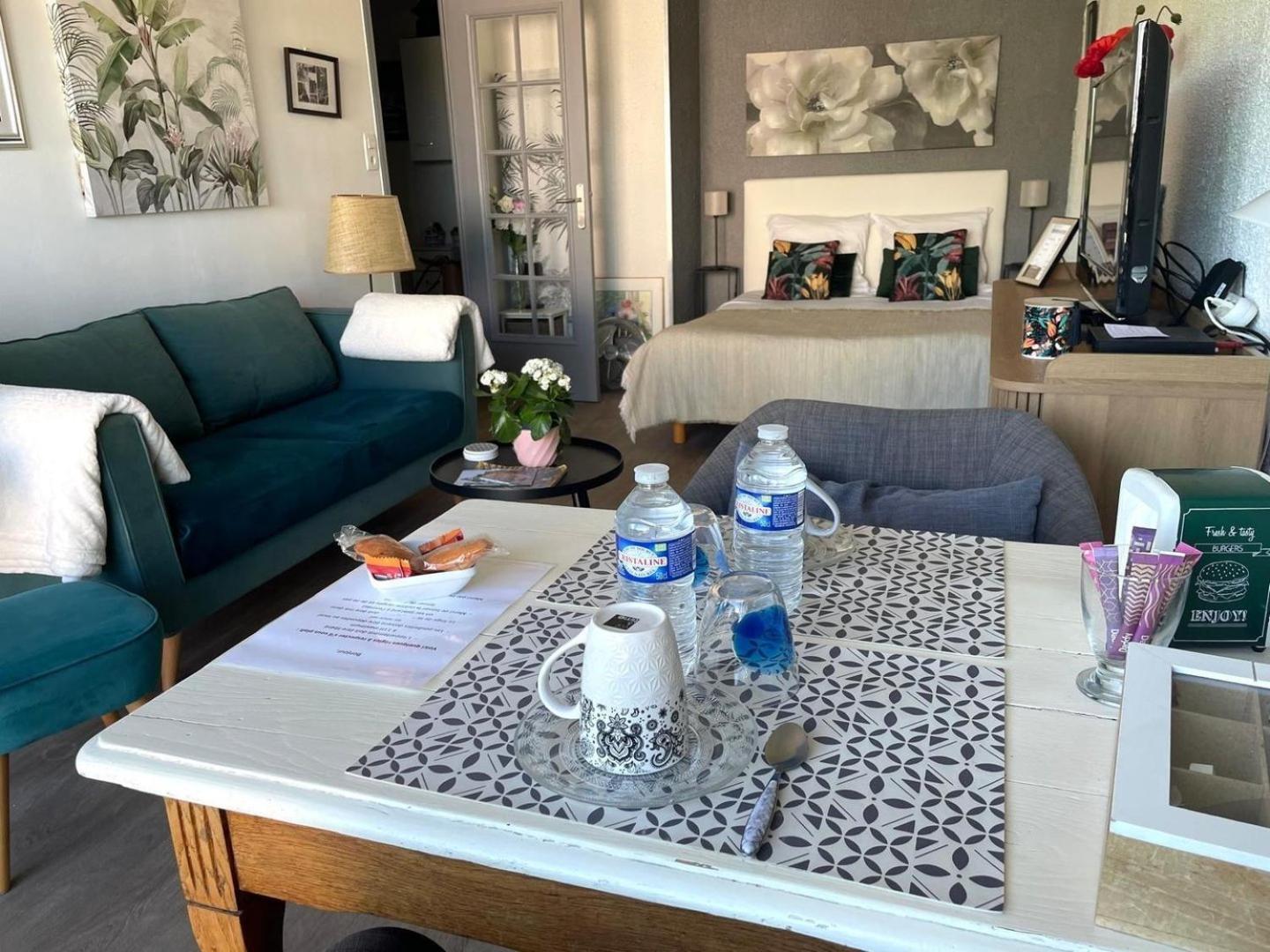 Le Clos Pichot - Studio Avec Balcon, Parking Prive - 5Mn Gare Chartres Zewnętrze zdjęcie